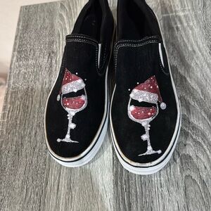 Brand new women’s size 9 black wine glasses ripped jeans shoes party ready